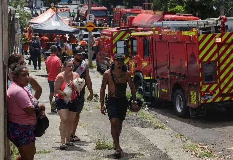 525 ci qəzet Braziliyada fabrikdə yanğın 22 nəfər xəsarət aldı