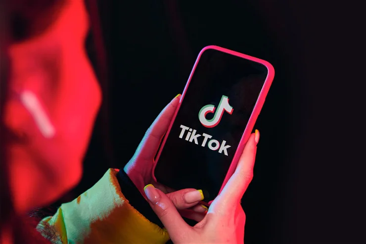 “Tiktok”da qadına yazdığı sevgi mesajı BAŞINA BƏLA OLDU