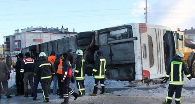 Türkiyədə dəhşətli avtobus qəzası: 4 ölü, 32 yaralı