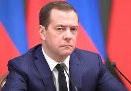 Medvedev Putin və Tramp arasındakı söhbəti dünya üçün vacib adlandırıb