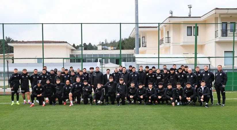 Neftçi nin yeniyetmə futbolçuları Beşiktaş ın məşqini izləyiblər