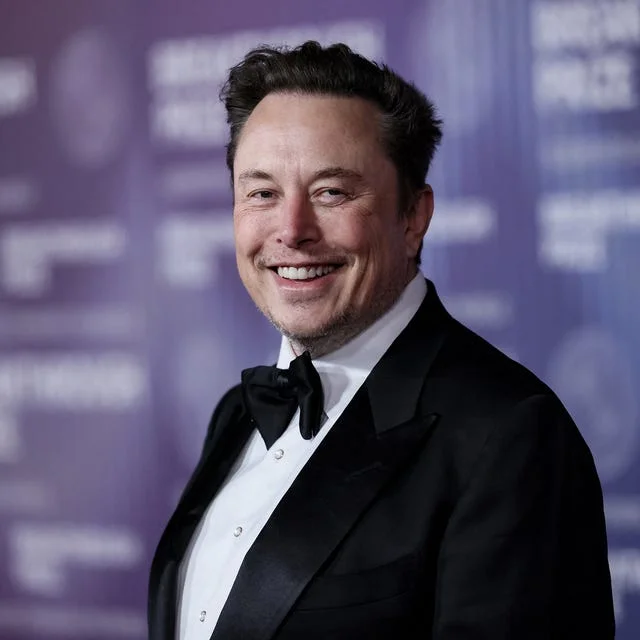 Elon Musk Associated Press i yenidən istehza edib...