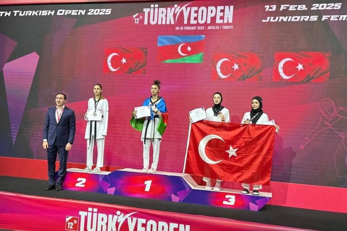 Taekvondoçumuz fəxri kürsünün ən yüksək pilləsində FOTO