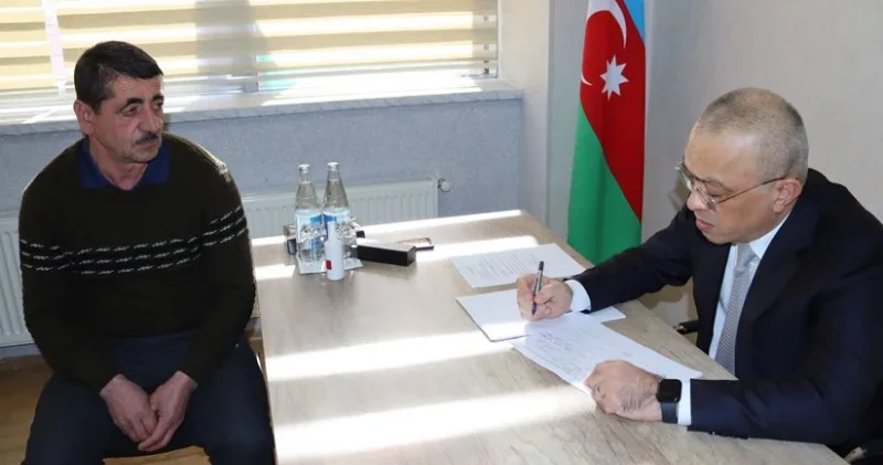 Zaur Mikayılov Qəbələdə vətəndaşları qəbul edib