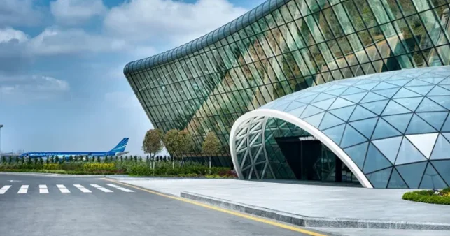 Bakı aeroportu sərnişinlərə alternativ marşrutlardan istifadə etməyi tövsiyə edib