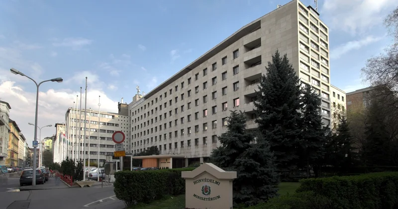 Безопасность Южного Кавказа имеет ключевое значение для Европы минобороны Венгрии перед Мюнхенской конференцией (Эксклюзивное интервью)