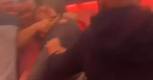 Türkiyədən havalanan təyyarədə dəhşətli dava: Salon qan içində qaldı VİDEO FOTO