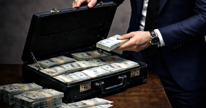 Çinli iş adamına stop qoyuldu On milyon dollarlıq dələduzluqda ittiham olunur