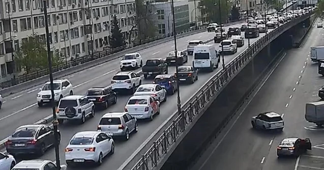 İş həftəsinin son günündə də yollarda TIXAC var