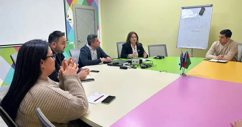 Mediada Azərbaycan dilinin qorunması ARB24 telekanalında müzakirə olundu FOTO