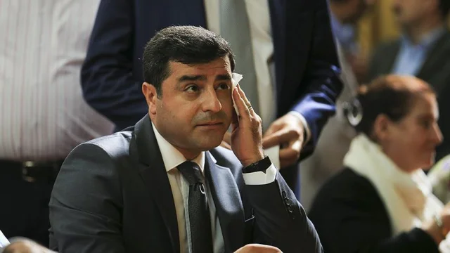 Səlahəddin Dəmirtaş : “Allah Ərdoğana can sağlığı versin”