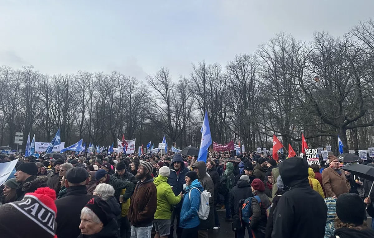 В Берлине проходит митинг сотрудников сферы услуг