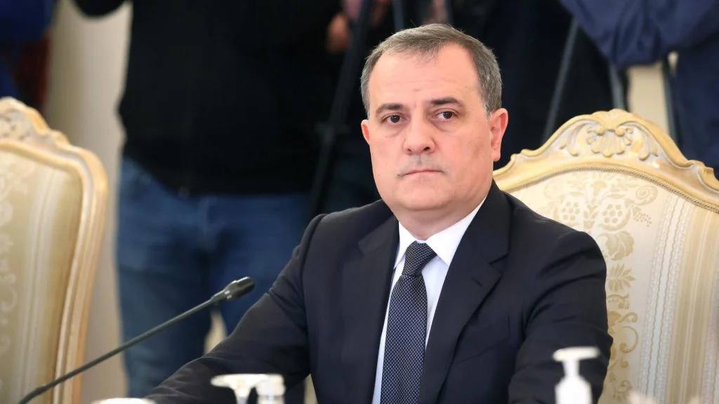 Ceyhun Bayramov Çinin Avropa məsələləri üzrə sabiq nümayəndəsi ilə regional məsələləri müzakirə edib