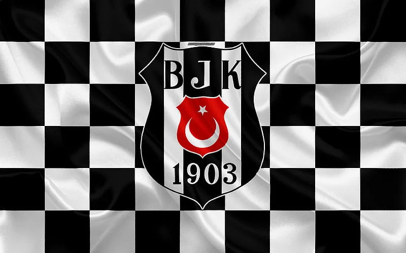 “Beşiktaş” ulduz futbolçunun müqaviləsini yenilədi