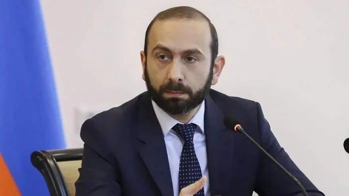 Ermənistanda insident: Mirzoyan onu “türk” sözü ilə “vuran” jurnalistə elə cavab verdi ki… KONKRET