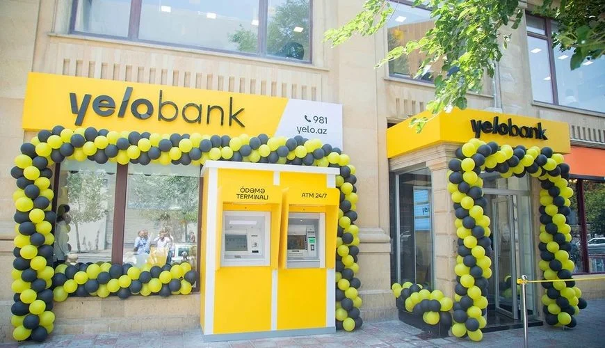 “Yelo Bank”ın filial müdiri müştərinin çənəsini sındırıb?