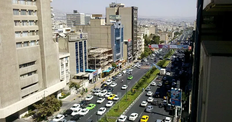 Google Maps переименовал главный бульвар Тегерана в улицу Пехлеви ФОТО