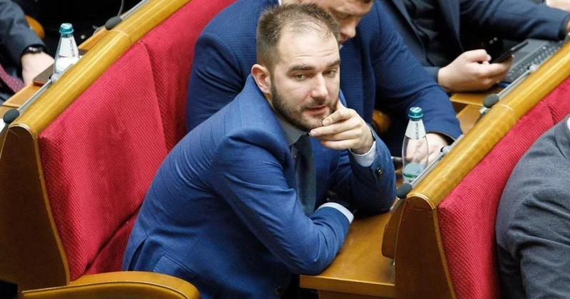 До 60 депутатов Рады написали заявления о сложении полномочий