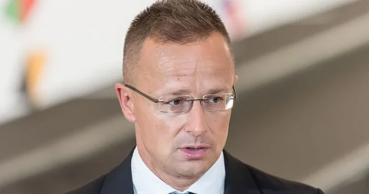 Петер Сийярто: Венгрия требует от Евросоюза приостановить санкции на российскую нефть вслед за США