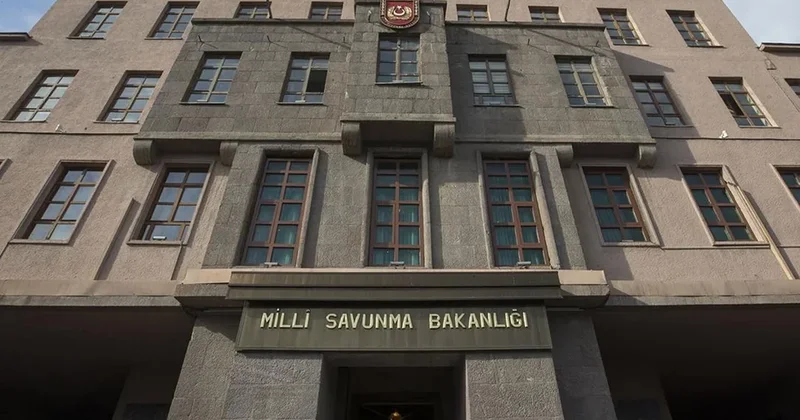 Türkiyəyə İrandan növbəti ballistik raket atılıb RƏSMİ FOTO