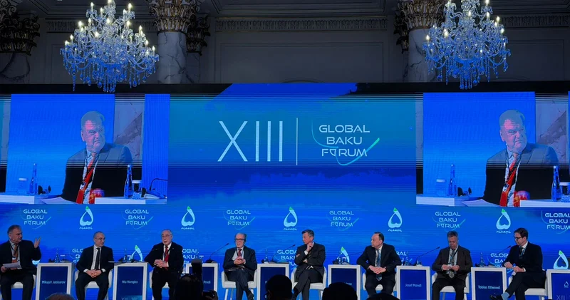 XIII Qlobal Bakı Forumunun ikinci günü: “Çin və Qlobal İdarəetmə Təşəbbüsü”
