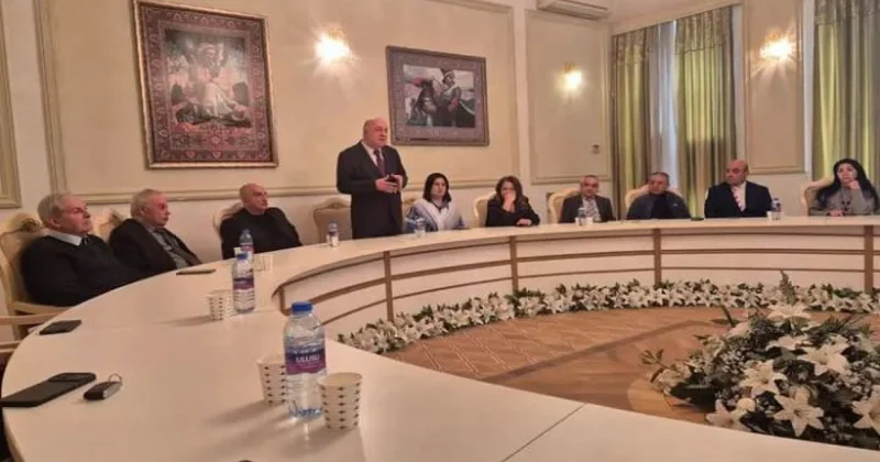 Riyakarın iflası kitabının təqdimatı keçirilsi