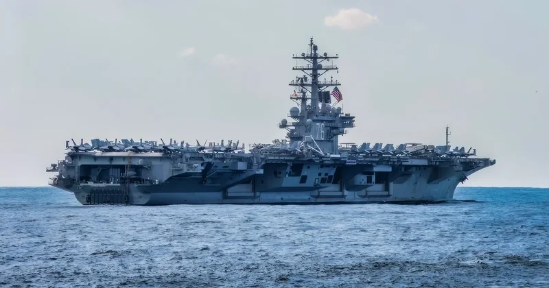СМИ: США задействовали более 15 военных кораблей в блокаде Ормуза