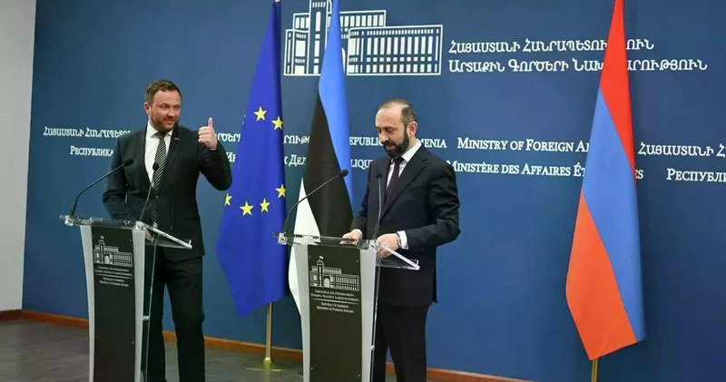 Мир под давлением лжи