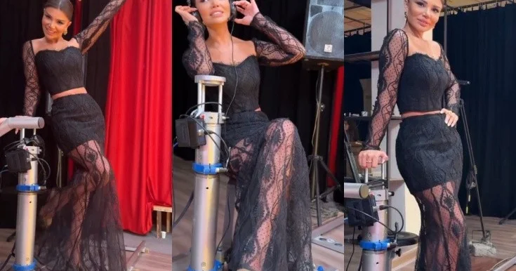Afaq transparan libasda kamera qarşısına keçdi Video