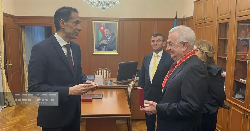 Azərbaycanın Rusiyadakı səfiri “Şərəf” ordenini Məmmədbağır Əliyevə təqdim edib FOTOLAR