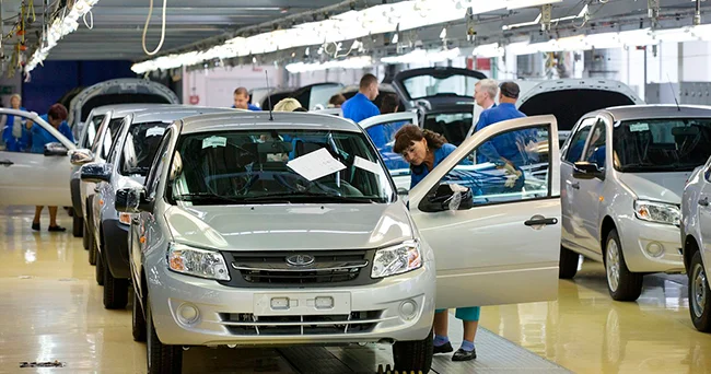 Nissan yeddi zavodunu bağlayacaq və 20.000 iş yerini ixtisar edəcək