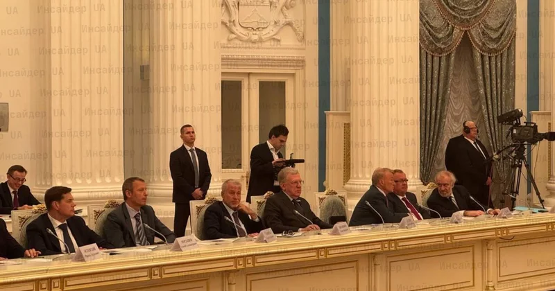 Абрамович почтил своим присутствием мероприятие в Кремле