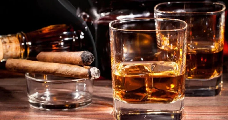 Azərbaycanda əhali dörd ayda içki və siqaretə 900 mln. manatdan çox xərcləyib