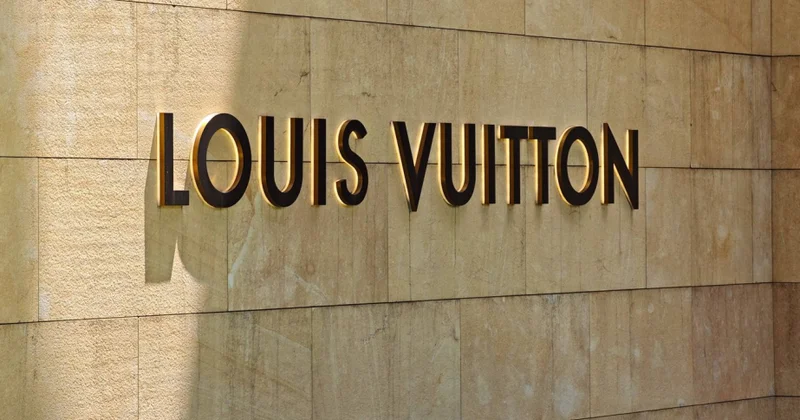 Parisdə “Louis Vuitton” mağazası son 7 ayda üçüncü dəfə qarət edilib