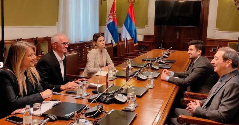 Serbiya parlamentinin dostluq qrupunun rəhbəri Azərbaycana təşəkkür etdi Fotolar