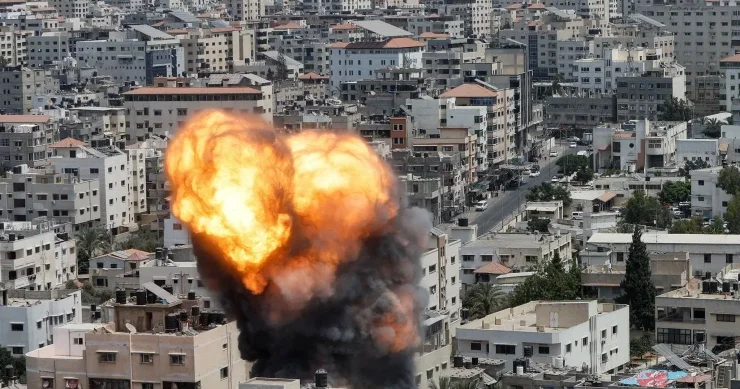 İsrail Qəzzanı BOMBALADI: 28 nəfər öldü