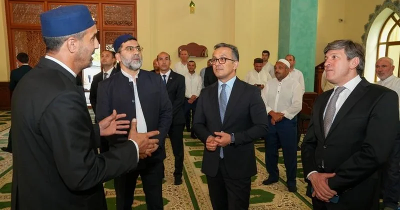 Ramin Məmmədov Qəbələdə Mərkəzi Cümə və Qəbələ şəhər məscidlərini ziyarət edib