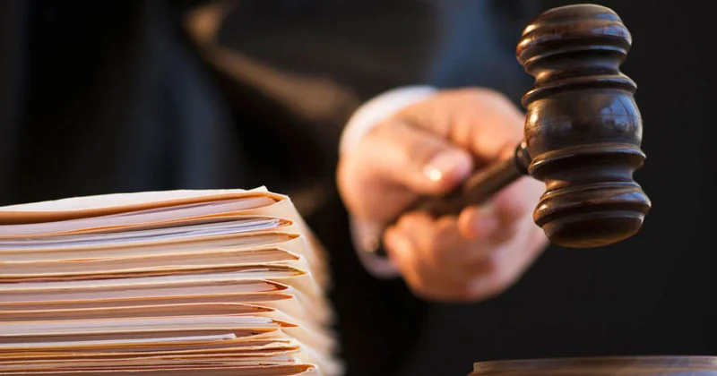 Dövlət Sığorta Agentliyinin sabiq vəzifəli şəxsi məhkəmə zalında həbs olunub