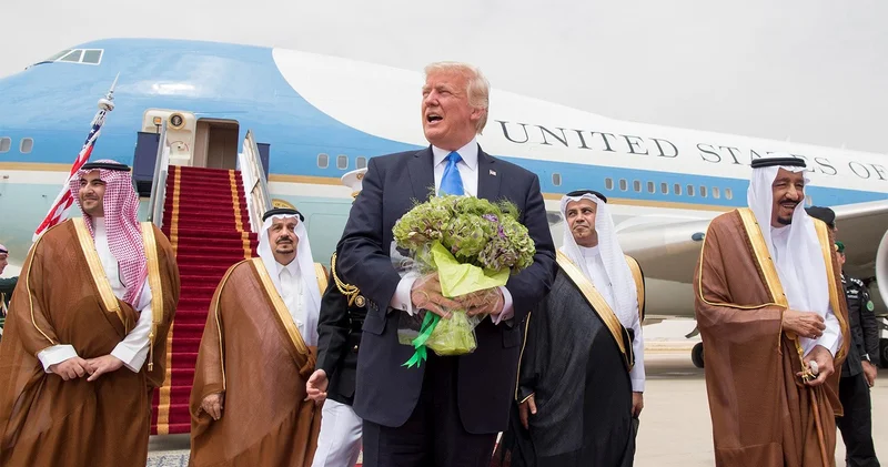 Трамп прибыл в Саудовскую Аравию