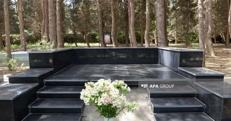 Tahir Salahovun qəbirüstü abidəsi hələ ki belədir FOTOLAR
