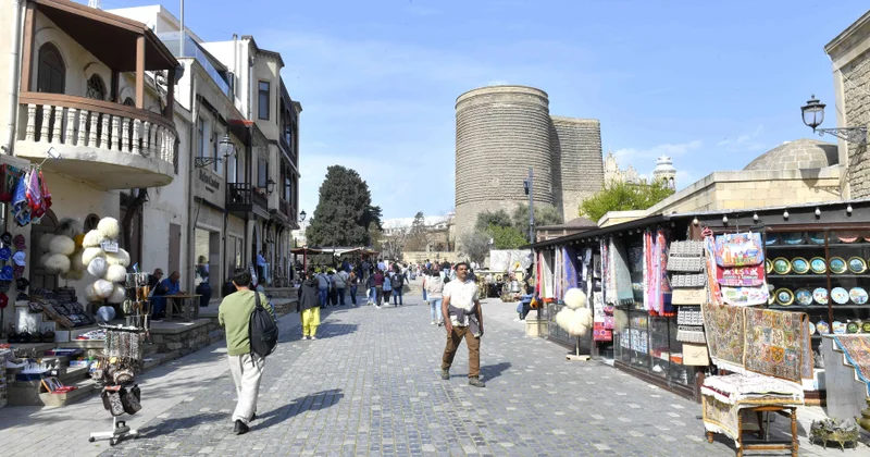 Mən turist olsaydım VİDEO