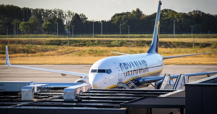 Экстренная посадка: самолет Ryanair приземлился в Бельгии после сообщения об угрозе взрыва