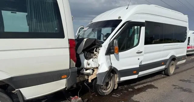 Türkiyədə iki mikroavtobus toqquşdu, 28 nəfər yaralandı