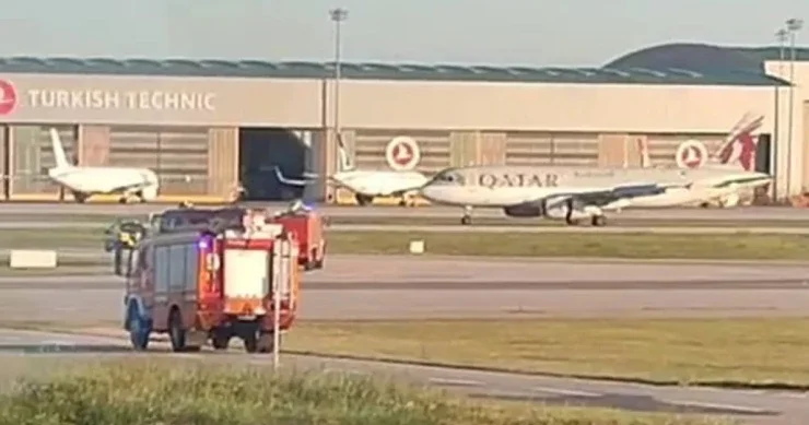 Doha İstanbul reysi ilə uçan təyyarə bir mühərriklə eniş etdi VİDEO