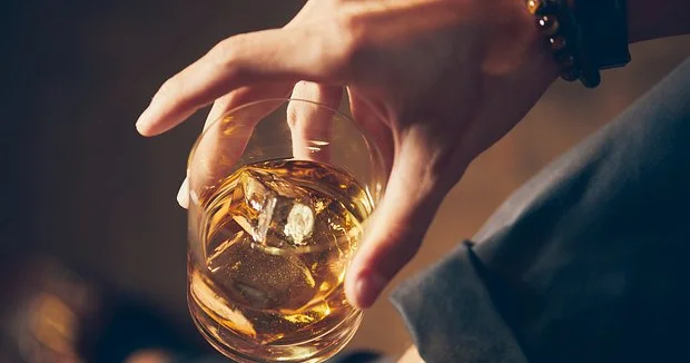 Alkoqol istəklərini azaltmağın gözlənilməz yolu...