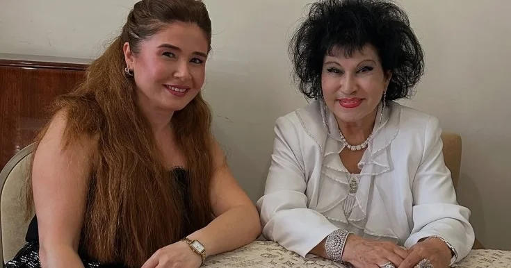 Elnarə Zeynəb Xanlarova ilə bir arada Foto