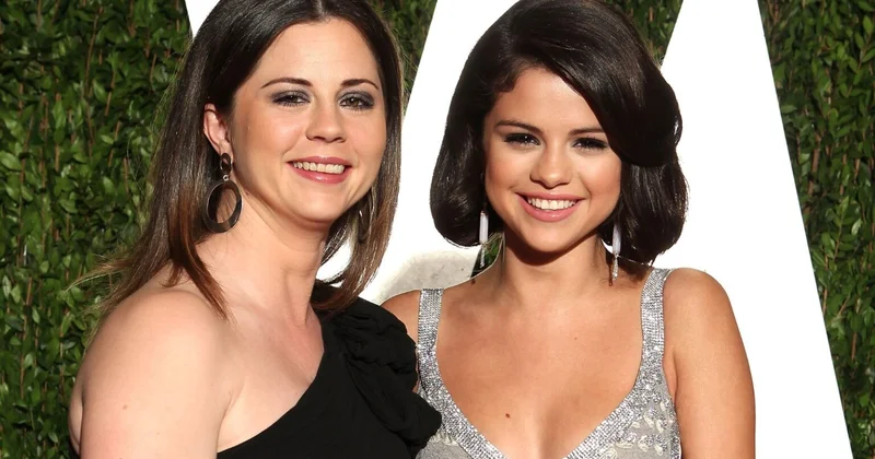 Selenanın anası maliyyə çətinliyi iddialarını rədd etdi