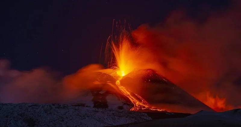 Etna vulkanı yenidən püksürdü