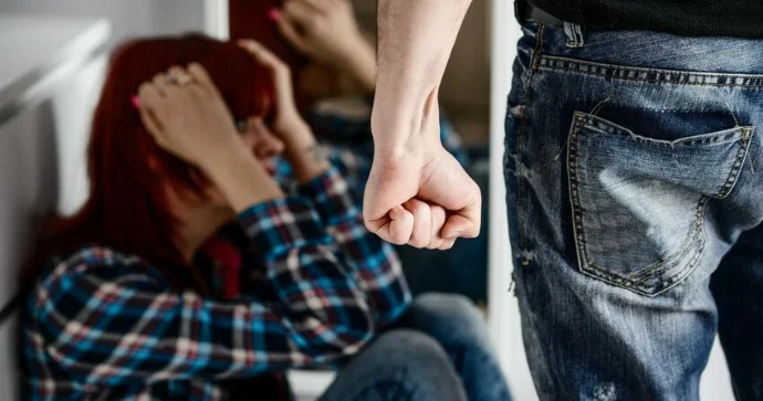 Bakıda 32 yaşlı kişi keçmiş həyat yoldaşını döydü CƏZALANDIRILDI