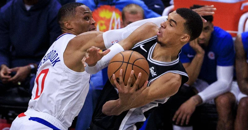 NBA: “San Antonio Spörs” darmadağınla seriyada önə keçib